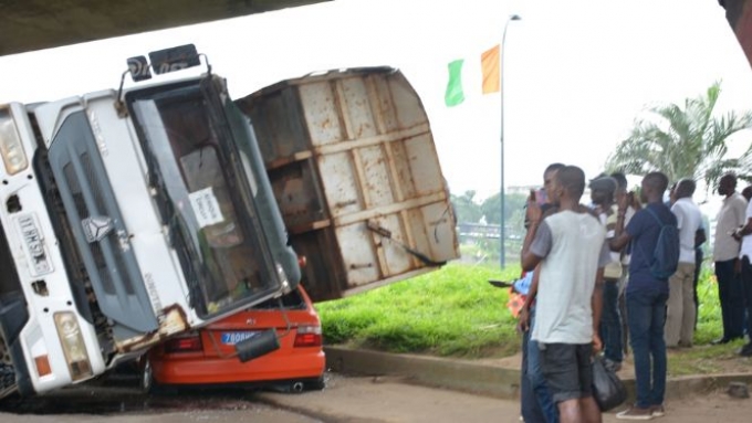 Un Mort Dans Un Accident De La Route Sur L Axe Agboville Abidjan